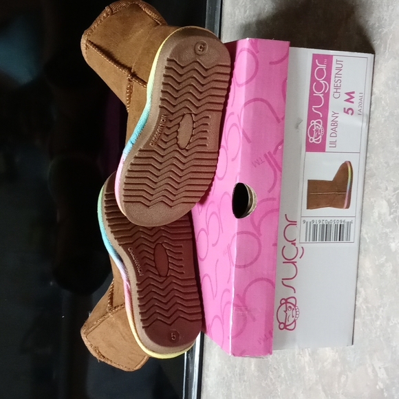 New with Tags Sugar baby boots Chestnut color with bright colors at the bottom. - Picture 4 of 5